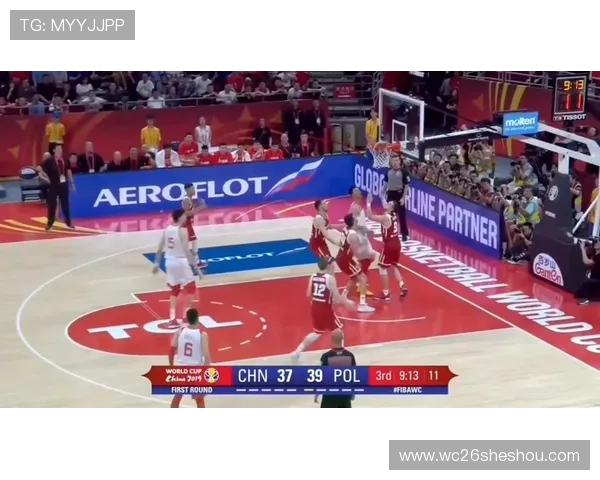 篮球世界杯期间的观众互动与现场氛围全景展现